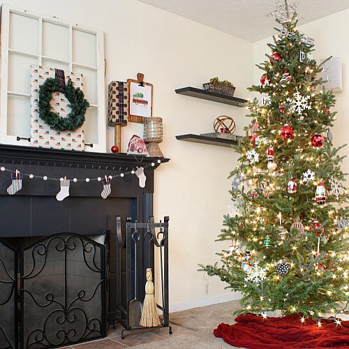I'm finally done decorating!  The family room and kitchen, live today #ontheblog .  Now must. Wrap. The. Presents.