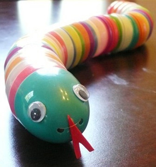 recycled-easter-egg-snake recycled-easter-egg-snake