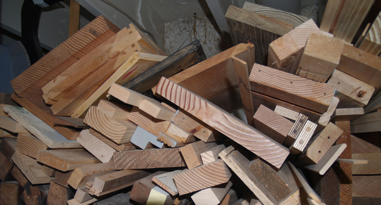 Pretty Handy Girl pallet wall before