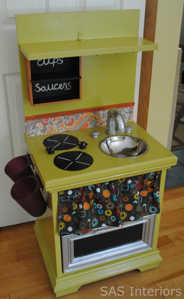 SAS Interiors play kitchen after