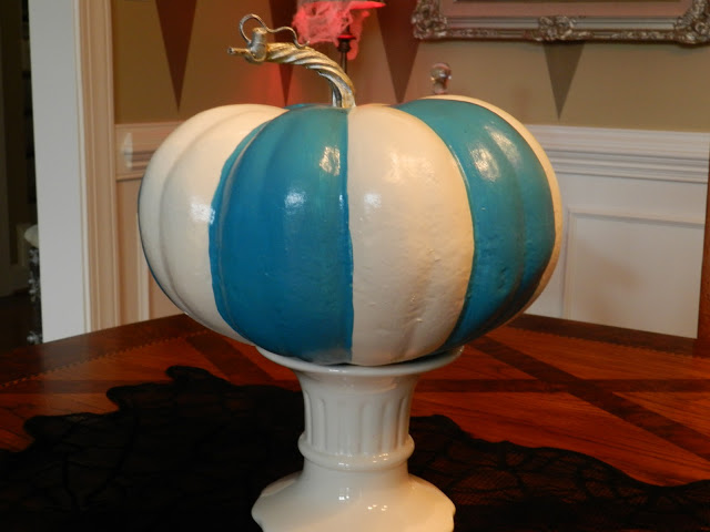 A Stylish Interior ombre pumpkins before
