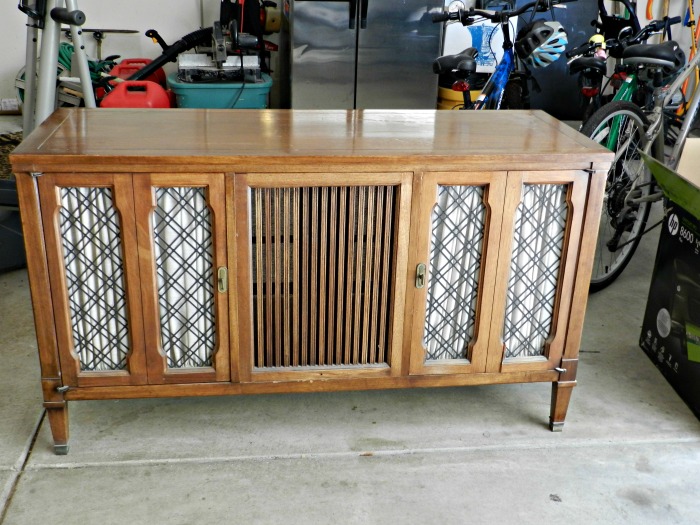 old-stereo-console