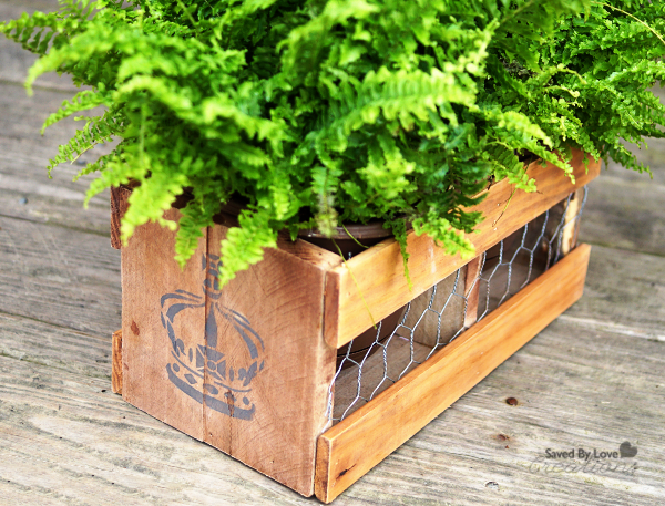 DIY-stenciled-crate