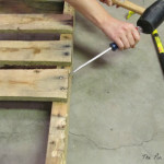 how to take apart a pallet