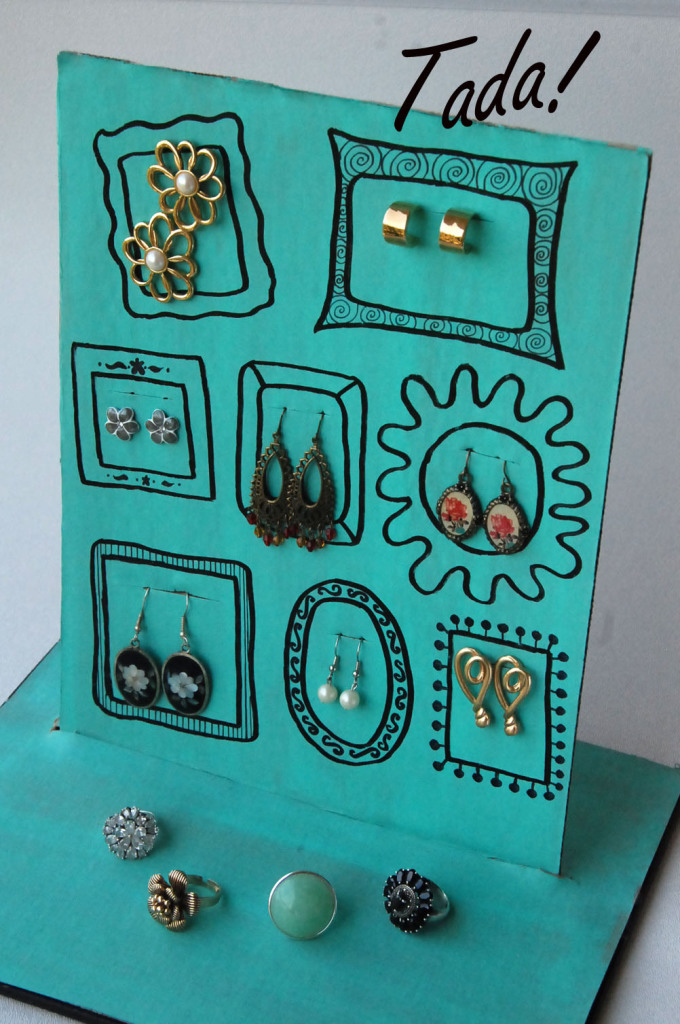 cardboard-earring-display